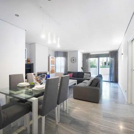 2033 Modern 3 Bed Large Terrace With Sun Loungers * Marbella