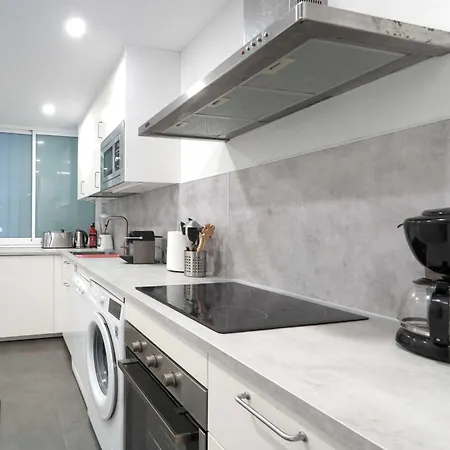 2033 Modern 3 Bed Large Terrace With Sun Loungers Apartment Marbella