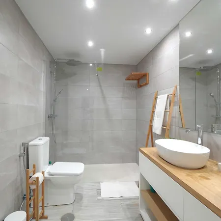Apartment 2033 Modern 3 Bed Large Terrace With Sun Loungers