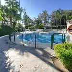 2033 Modern 3 Bed Large Terrace With Sun Loungers
