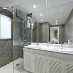 2033 Modern 3 Bed Large Terrace With Sun Loungers דירה מארבלה