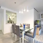 2033 Modern 3 Bed Large Terrace With Sun Loungers דירה